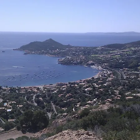 Cap Esterel Les Bastides : 3 Pieces Mer Au Calme O6 - Esterel Vacances 273la * Saint-Raphael (Var)